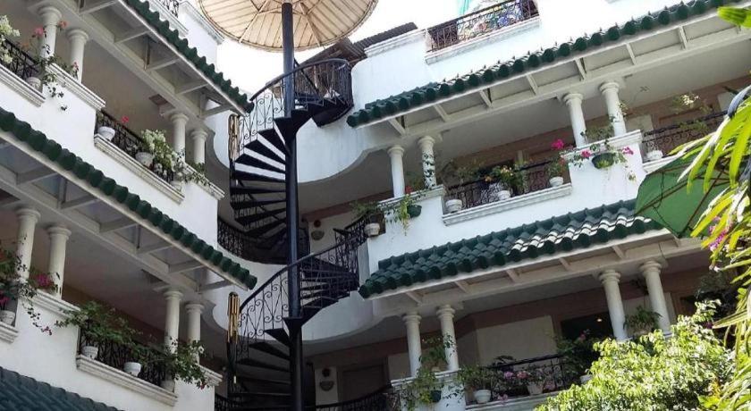 Hotel Galleria Davao Stadt Exterior foto